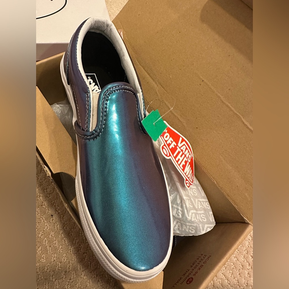 NWT Vans size 4